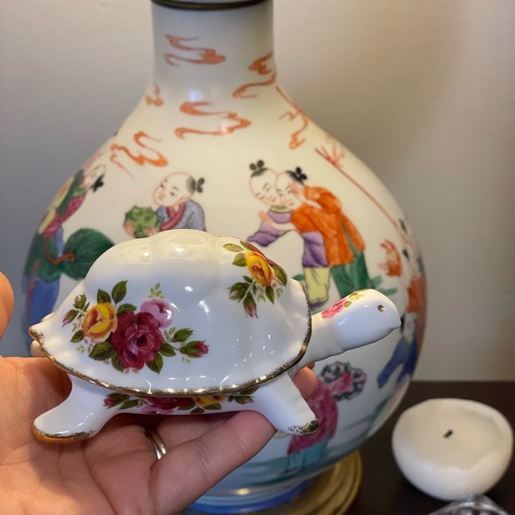 Cottage Rose Fine Bone China Tortoise Turtle Candle ~ Ring Trinket Box NOS - Picture 6 of 8